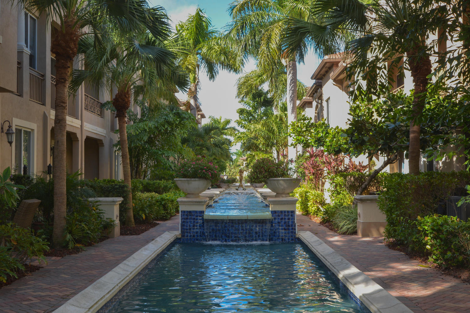 3033 Waterside Circle