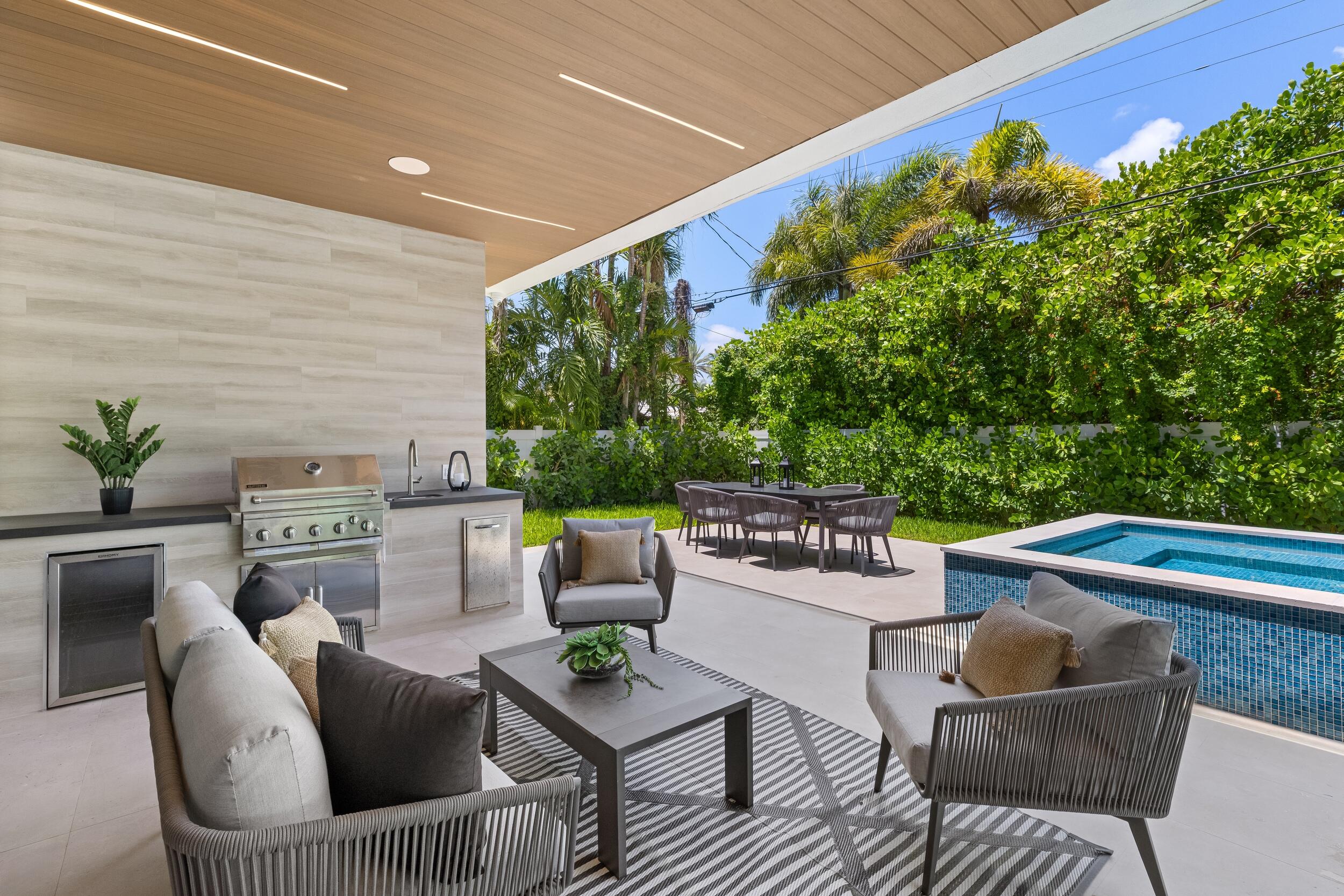 501 NE Spanish Court