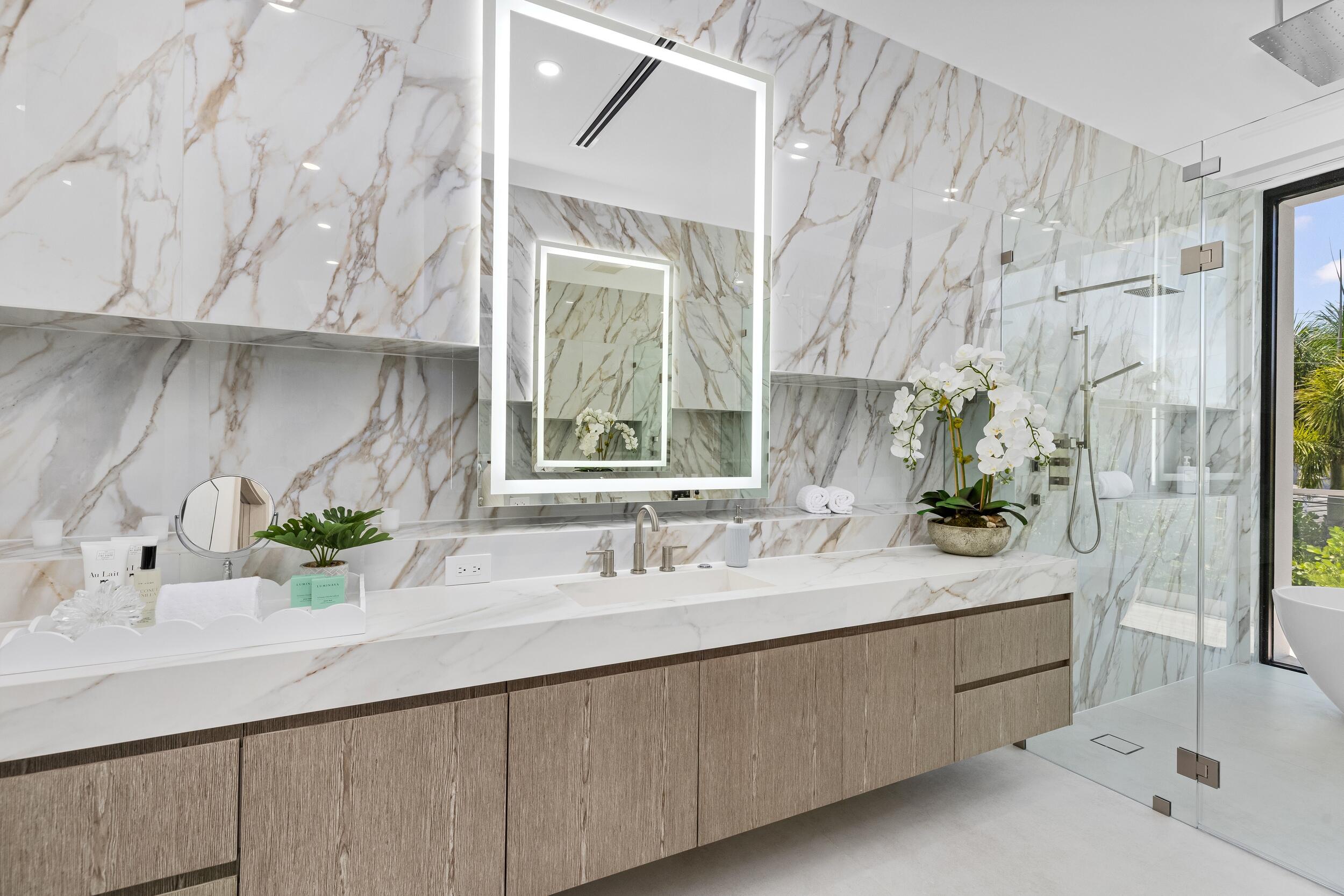 501 NE Spanish Court