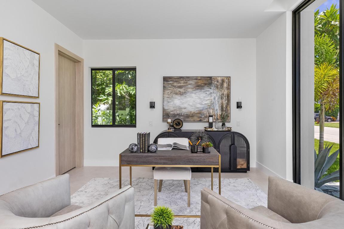 501 NE Spanish Court