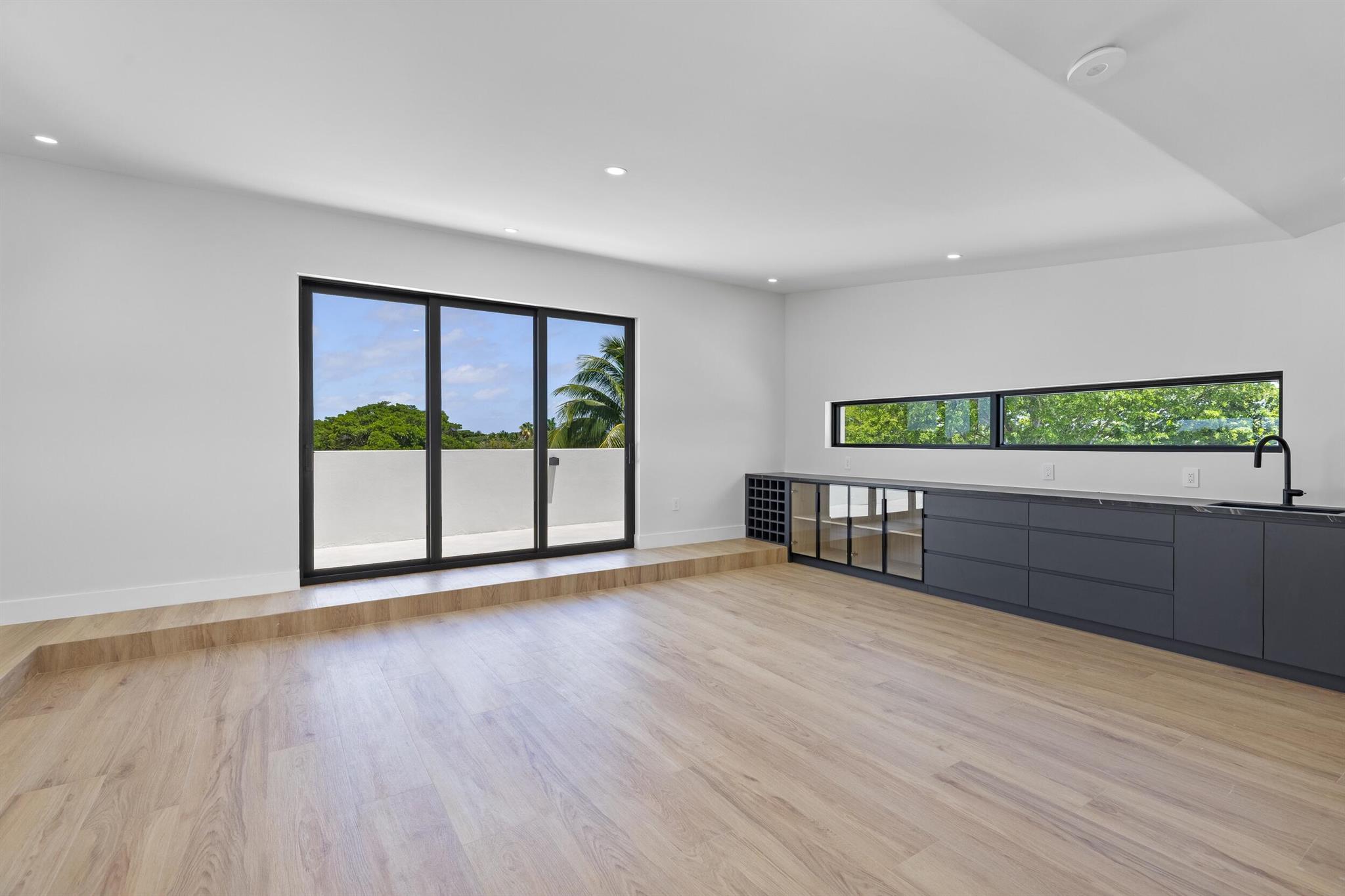 501 NE Spanish Court