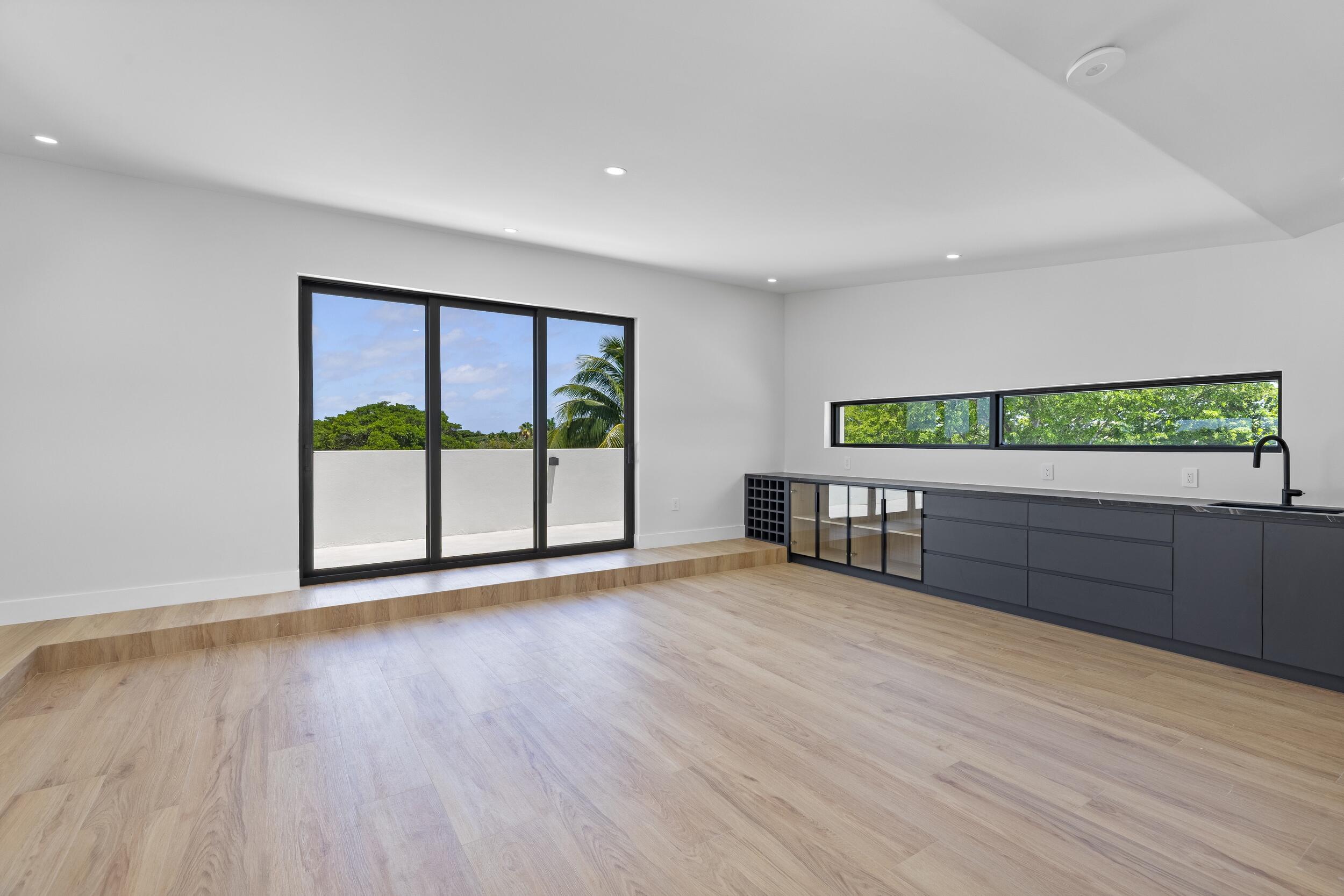 501 NE Spanish Court