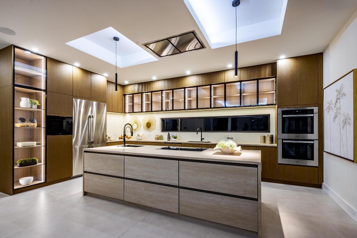 501 NE Spanish Court