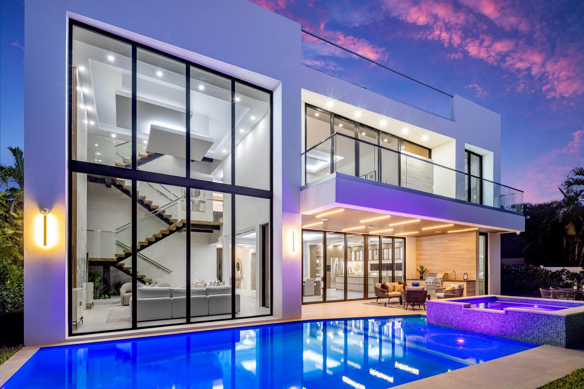 501 NE Spanish Court