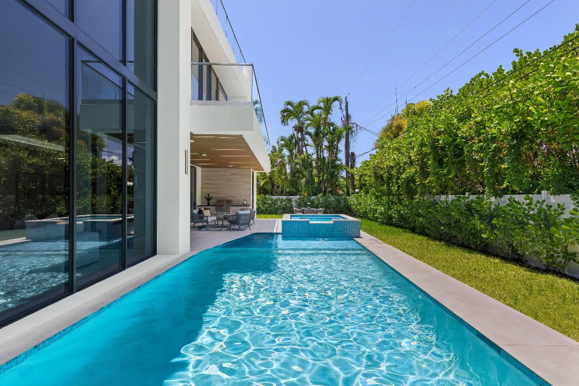 501 NE Spanish Court