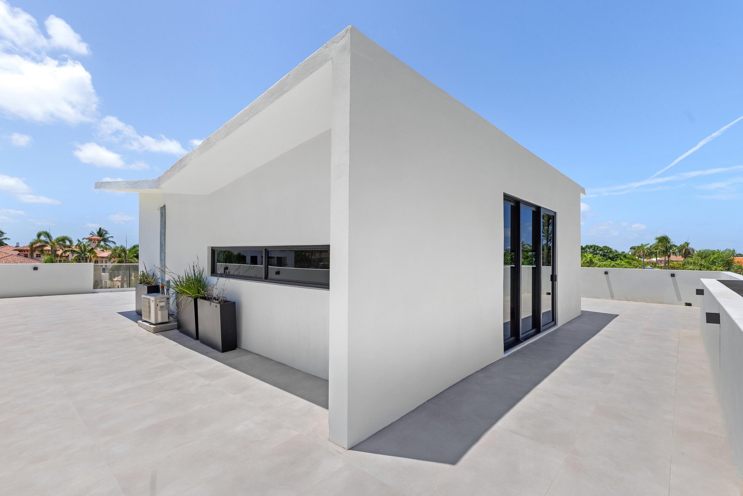 501 NE Spanish Court