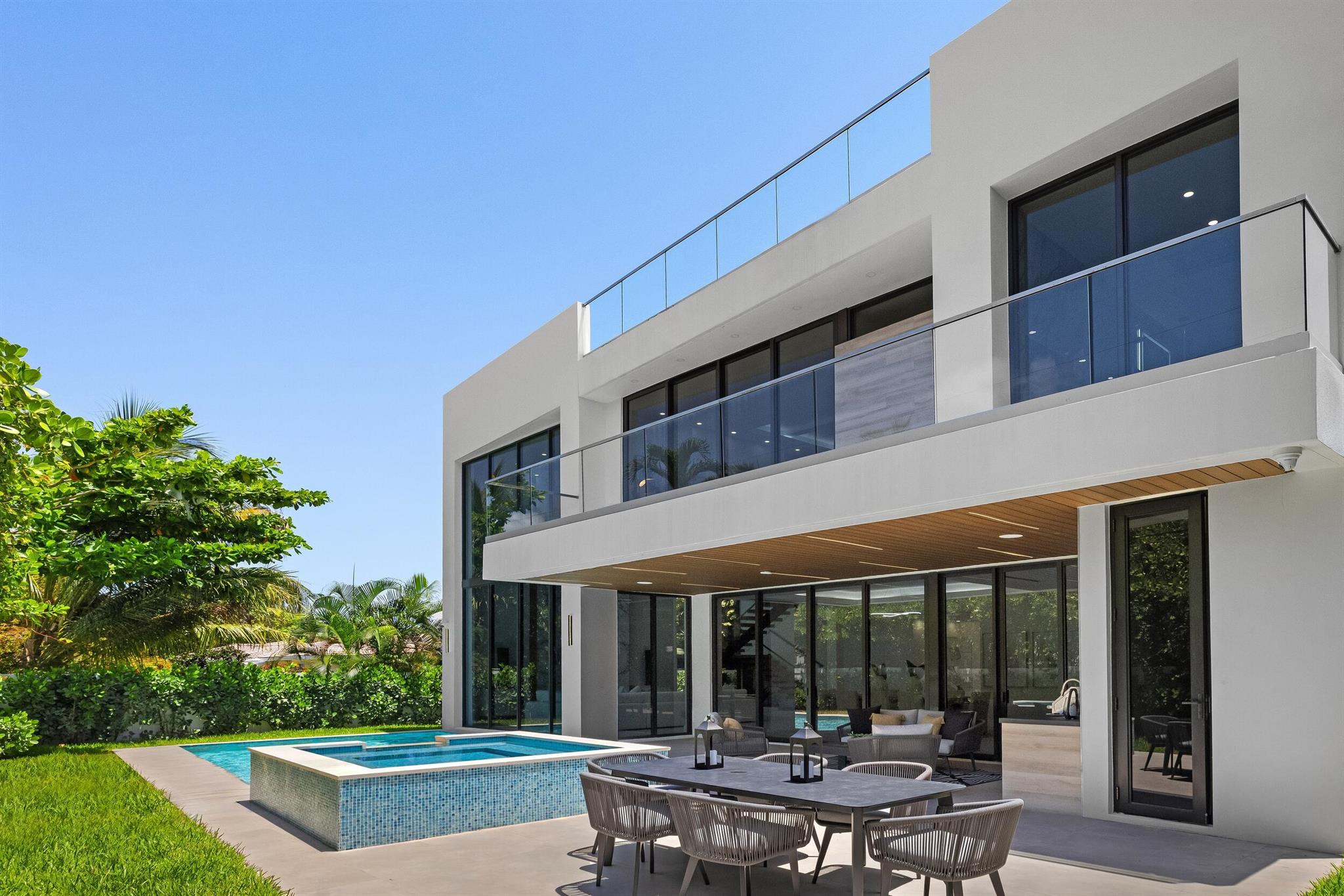 501 NE Spanish Court