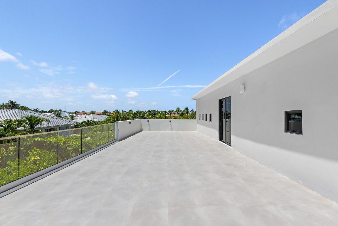 501 NE Spanish Court