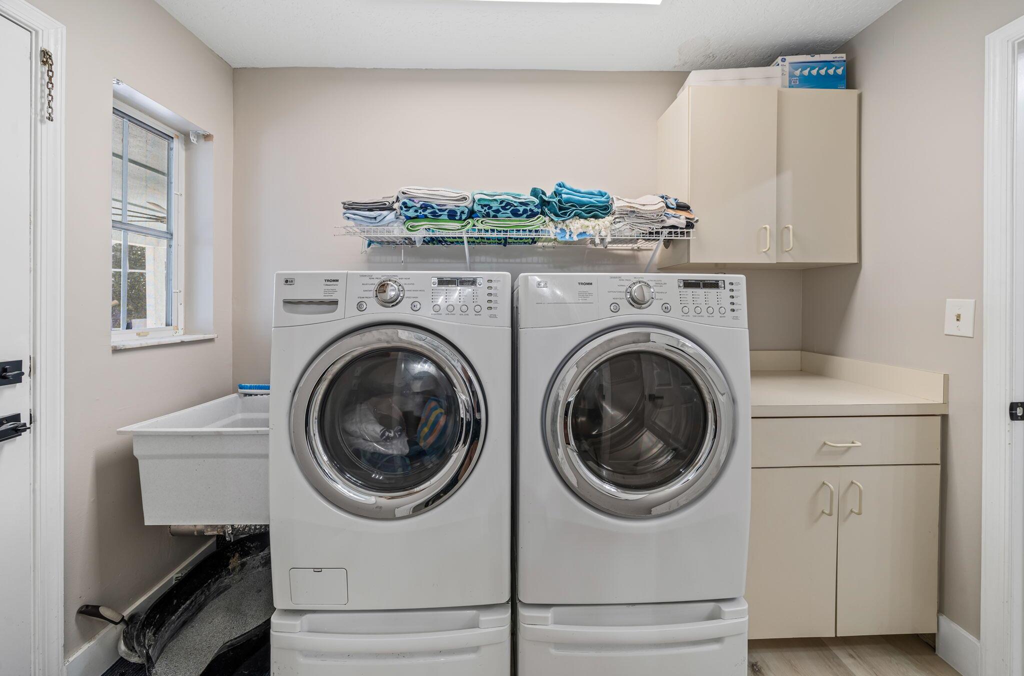 864 Whippoorwill Row