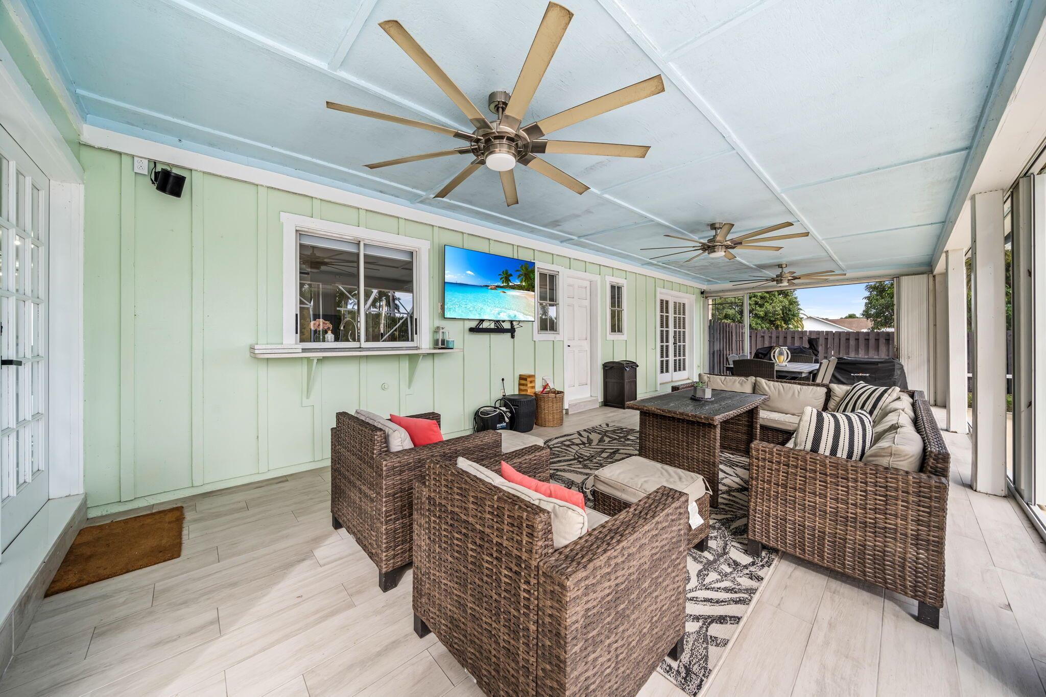 864 Whippoorwill Row