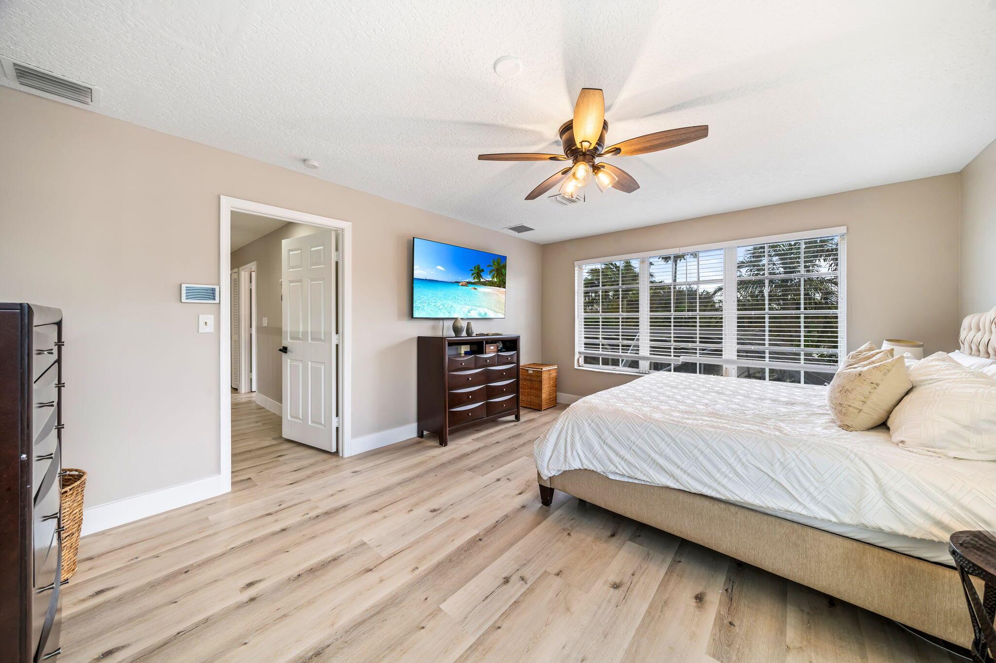 864 Whippoorwill Row