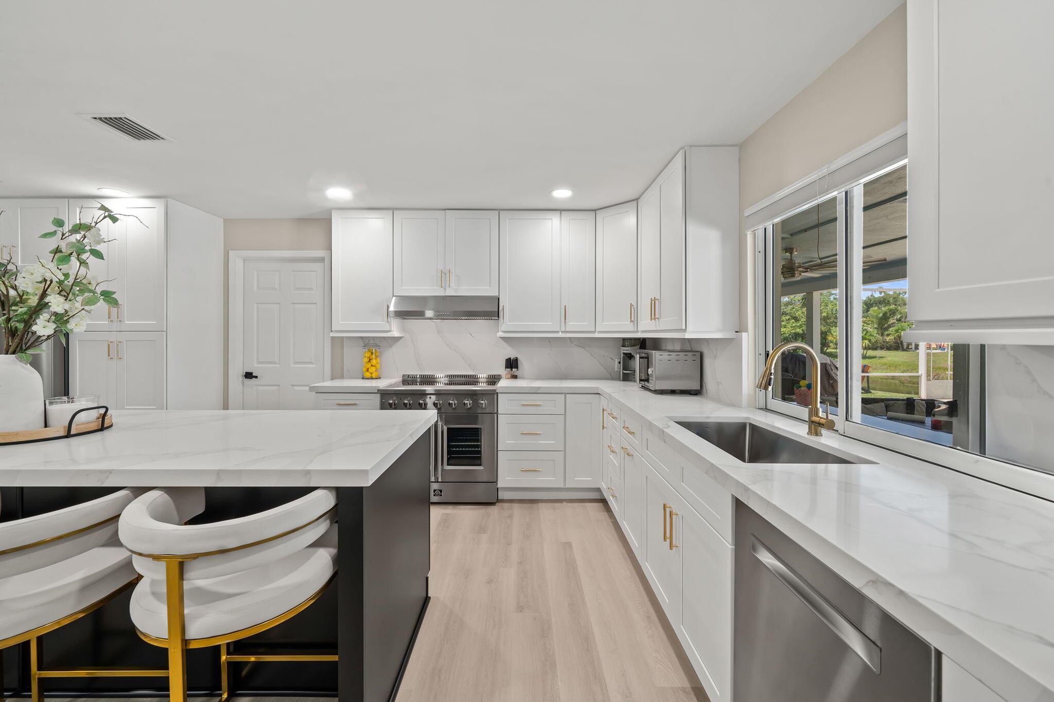 864 Whippoorwill Row