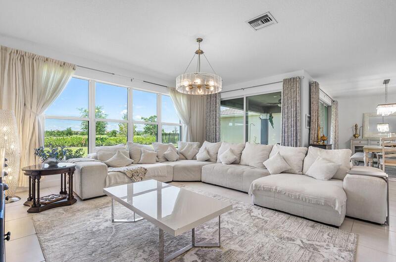 19552 Broad Shore Walk