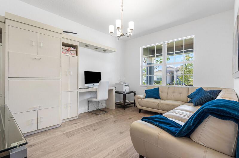 19552 Broad Shore Walk