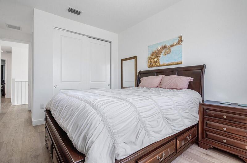 19552 Broad Shore Walk