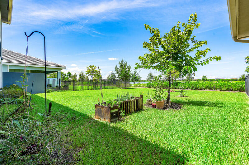 19552 Broad Shore Walk