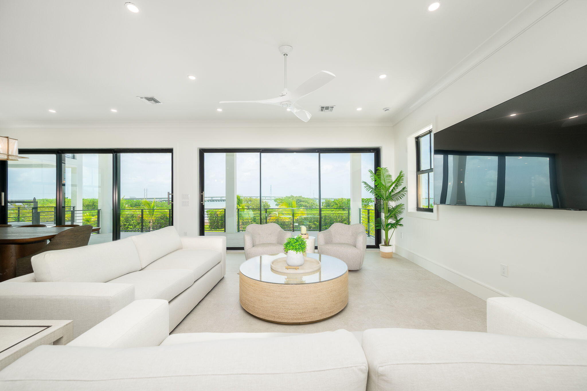 231 E Shore Drive Unit 2