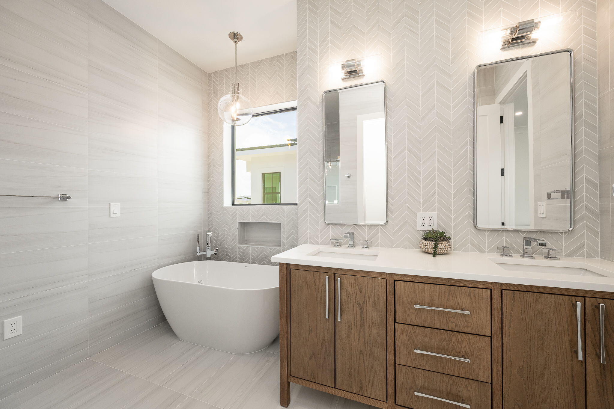 231 E Shore Drive Unit 2