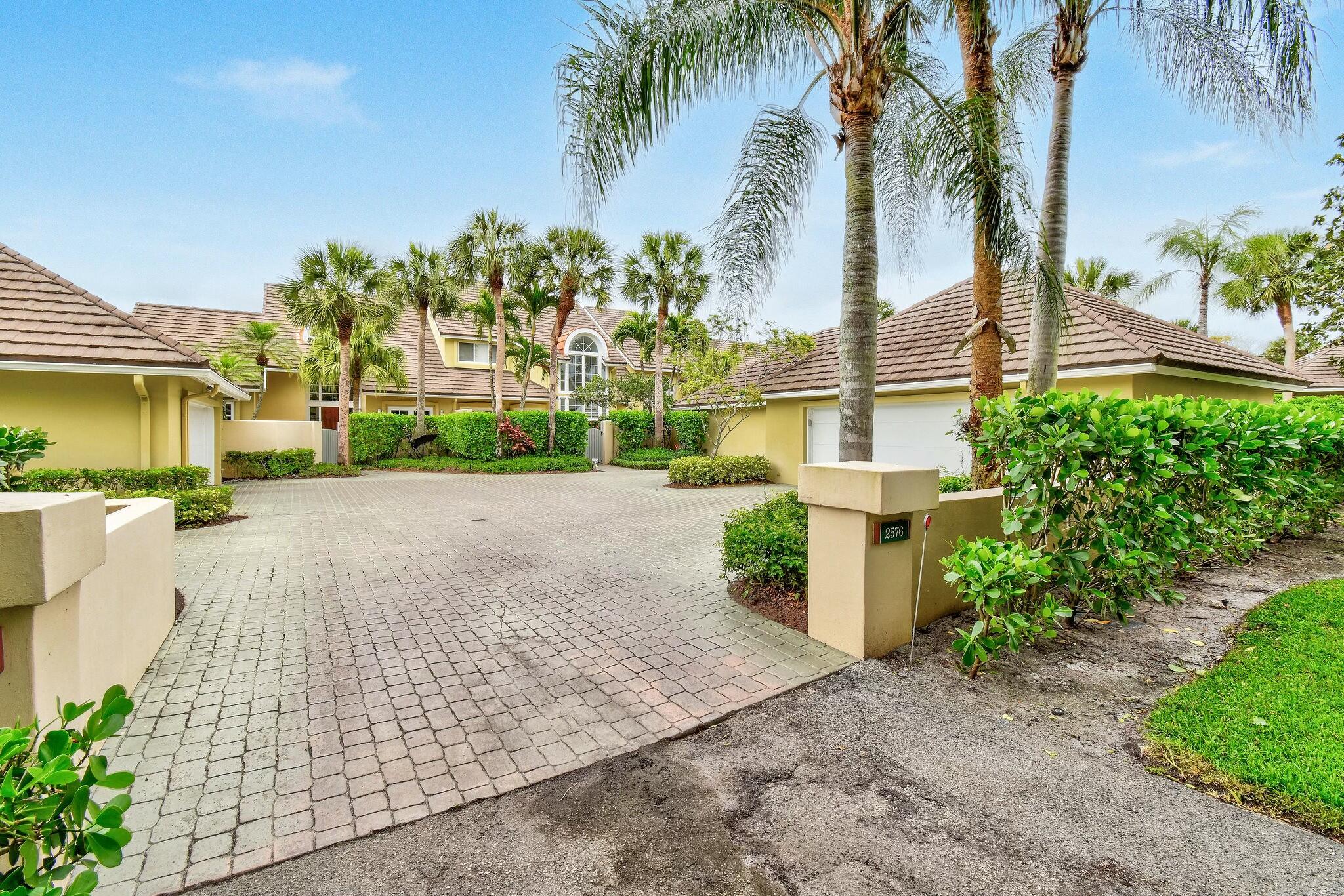 2576 Muirfield Court