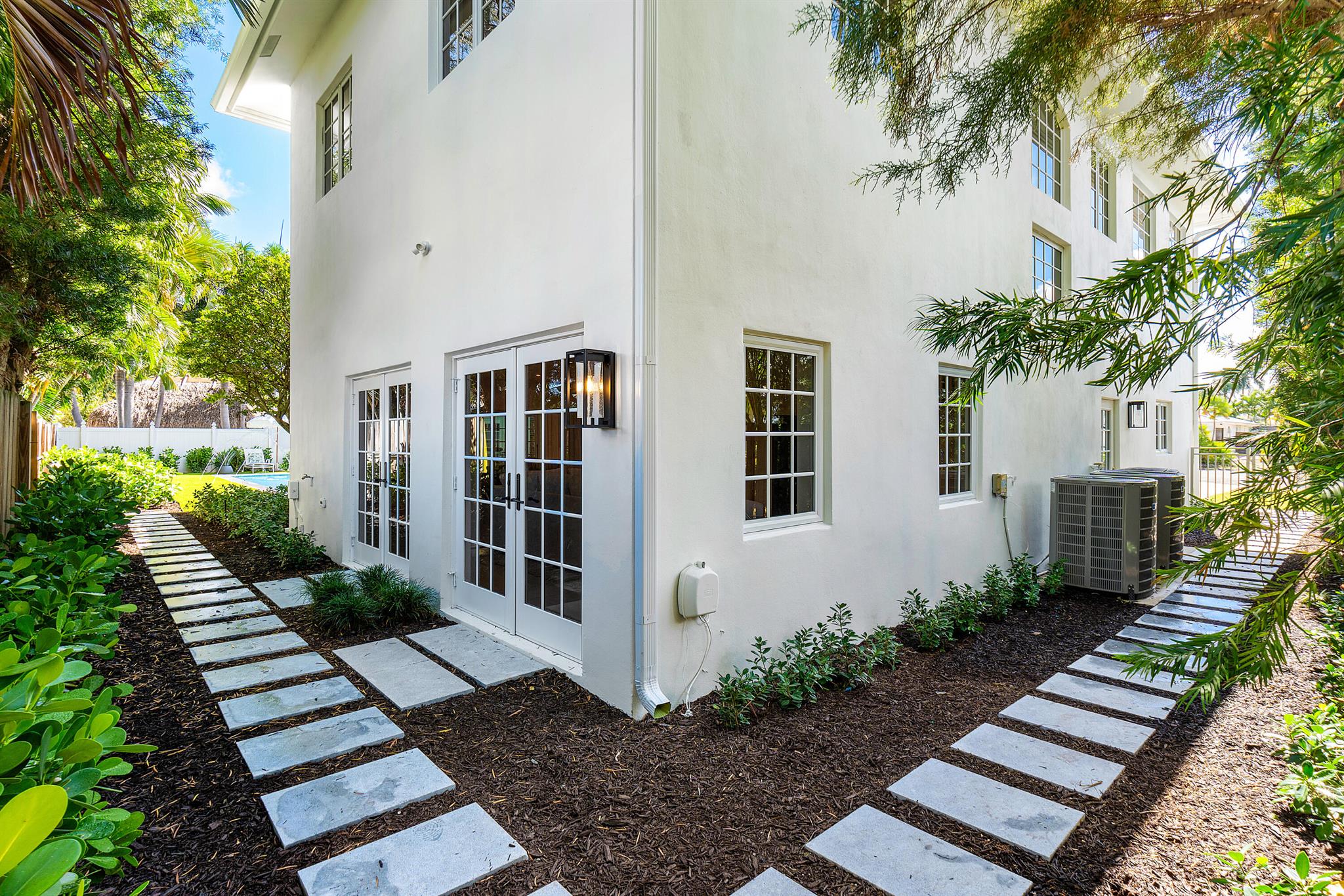 17 NW 25th Street