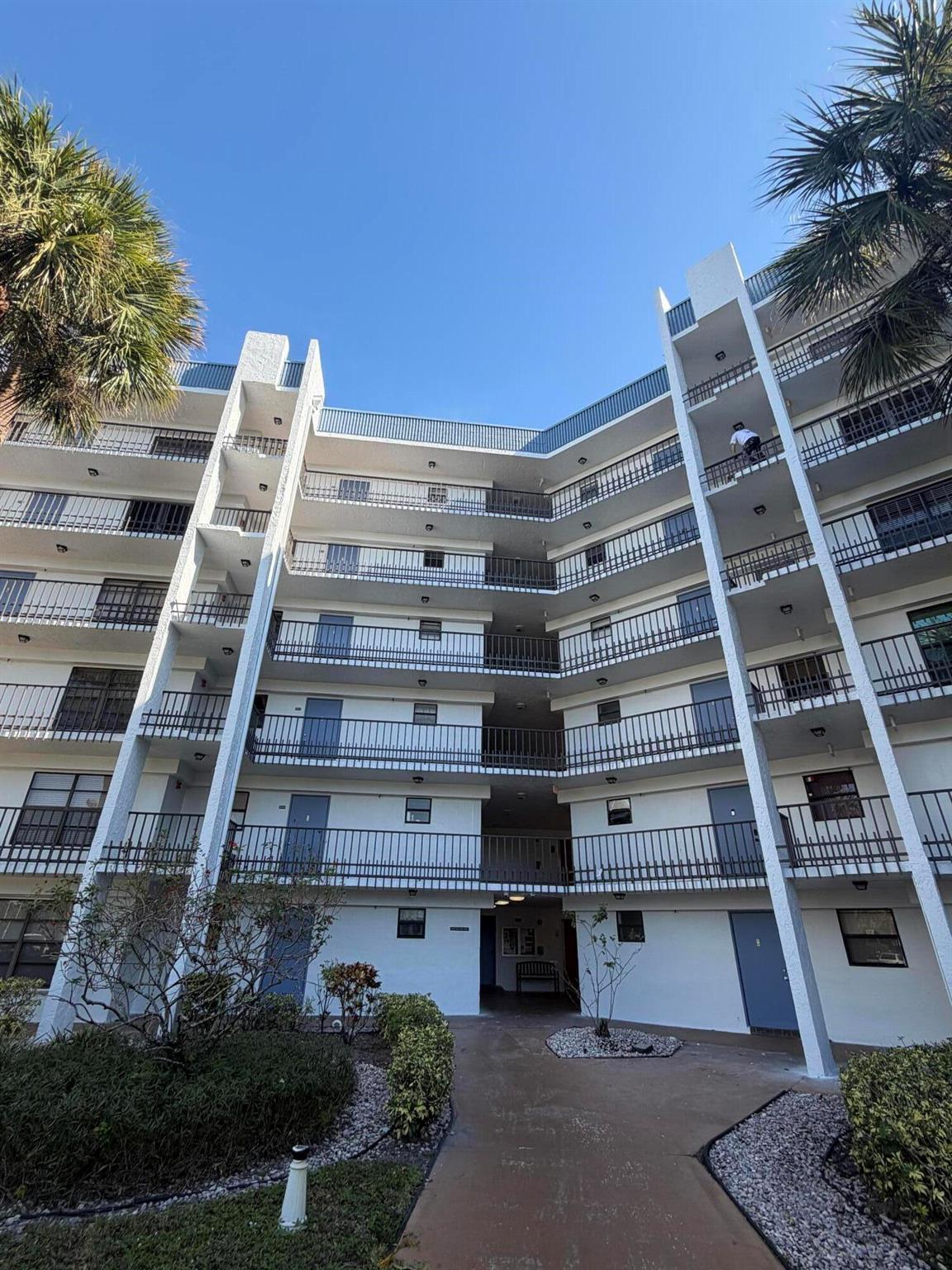 4640 Lucerne Lakes Boulevard 503