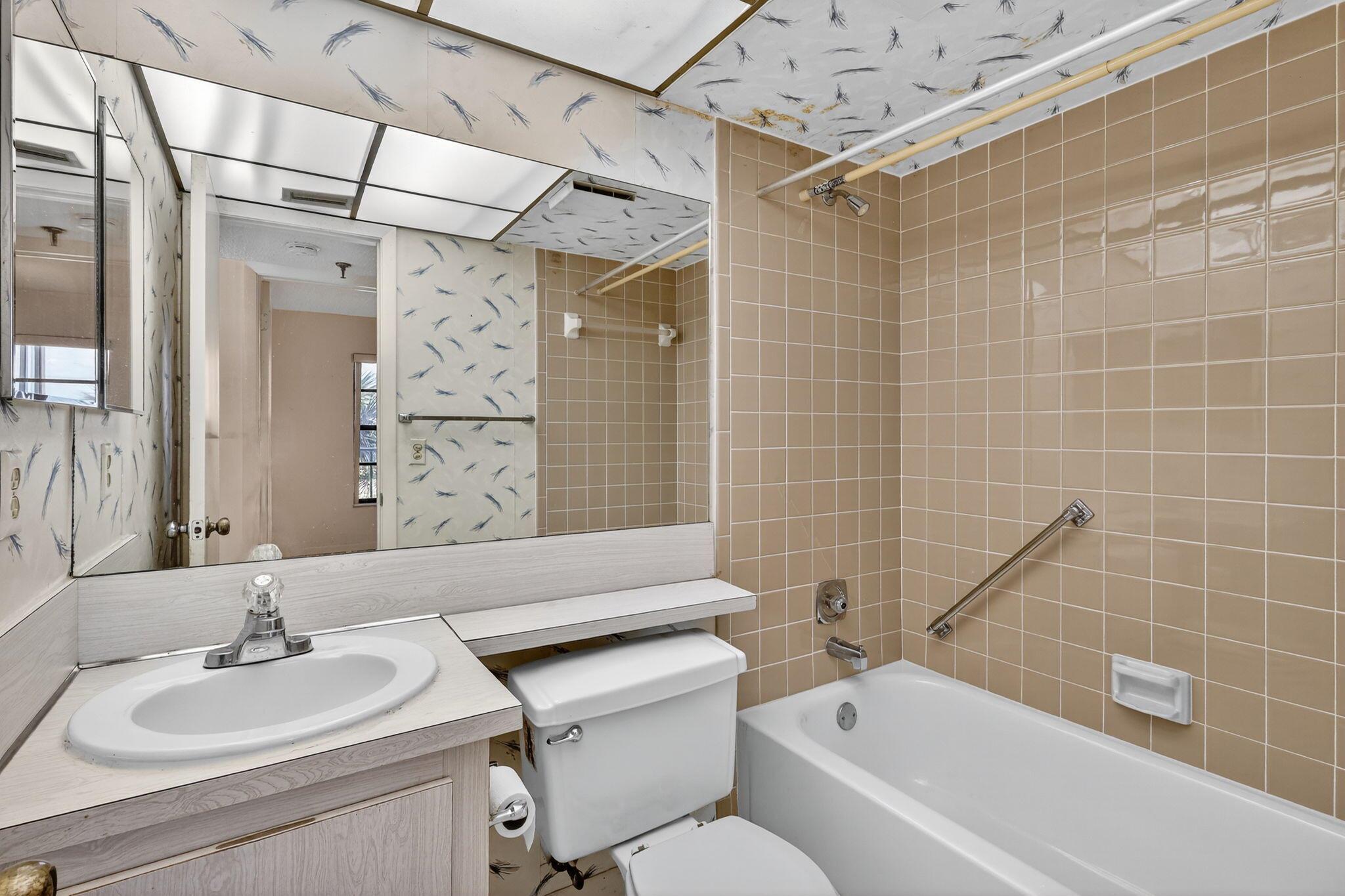 4640 Lucerne Lakes Boulevard 503