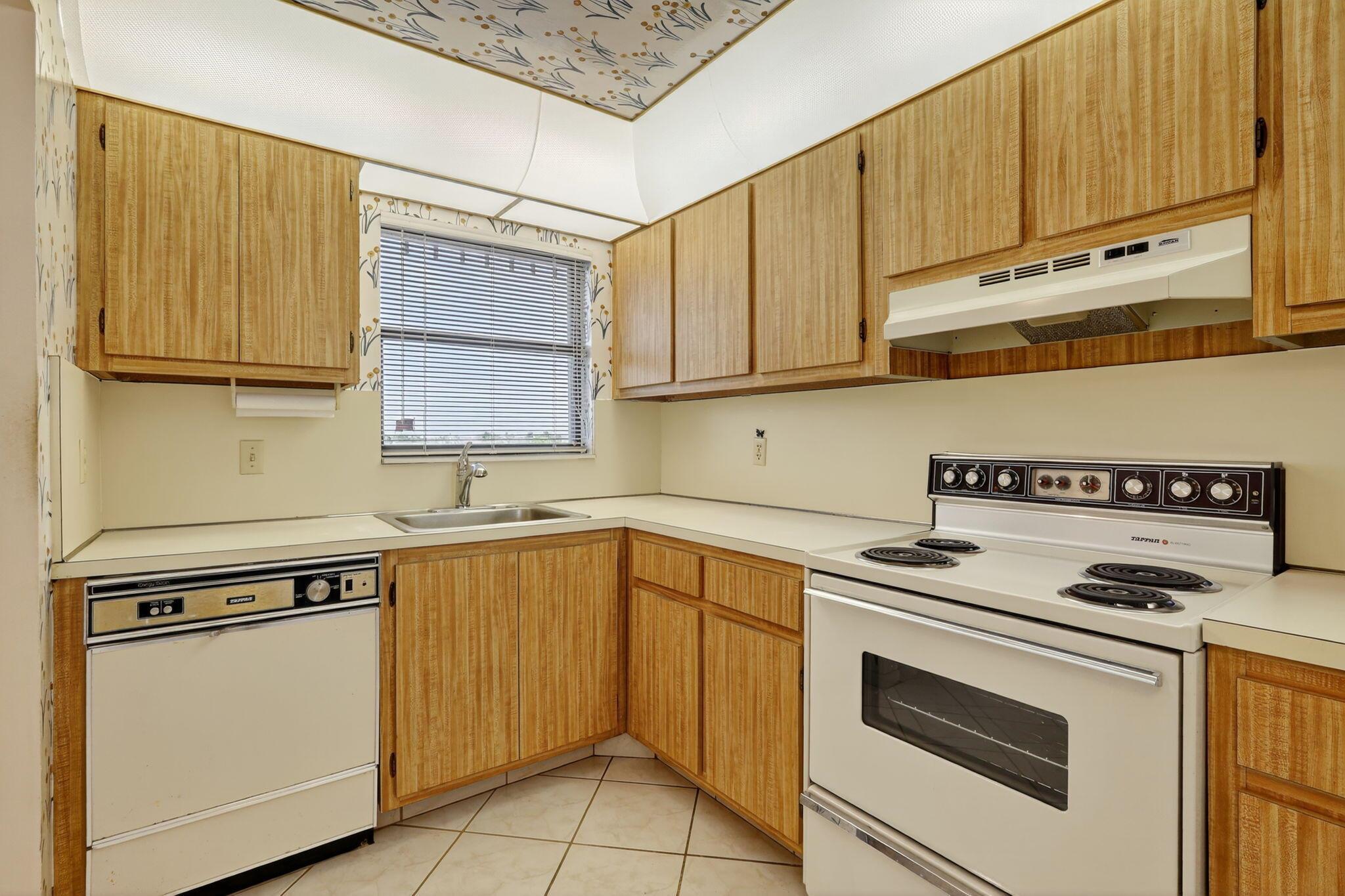 4640 Lucerne Lakes Boulevard 503