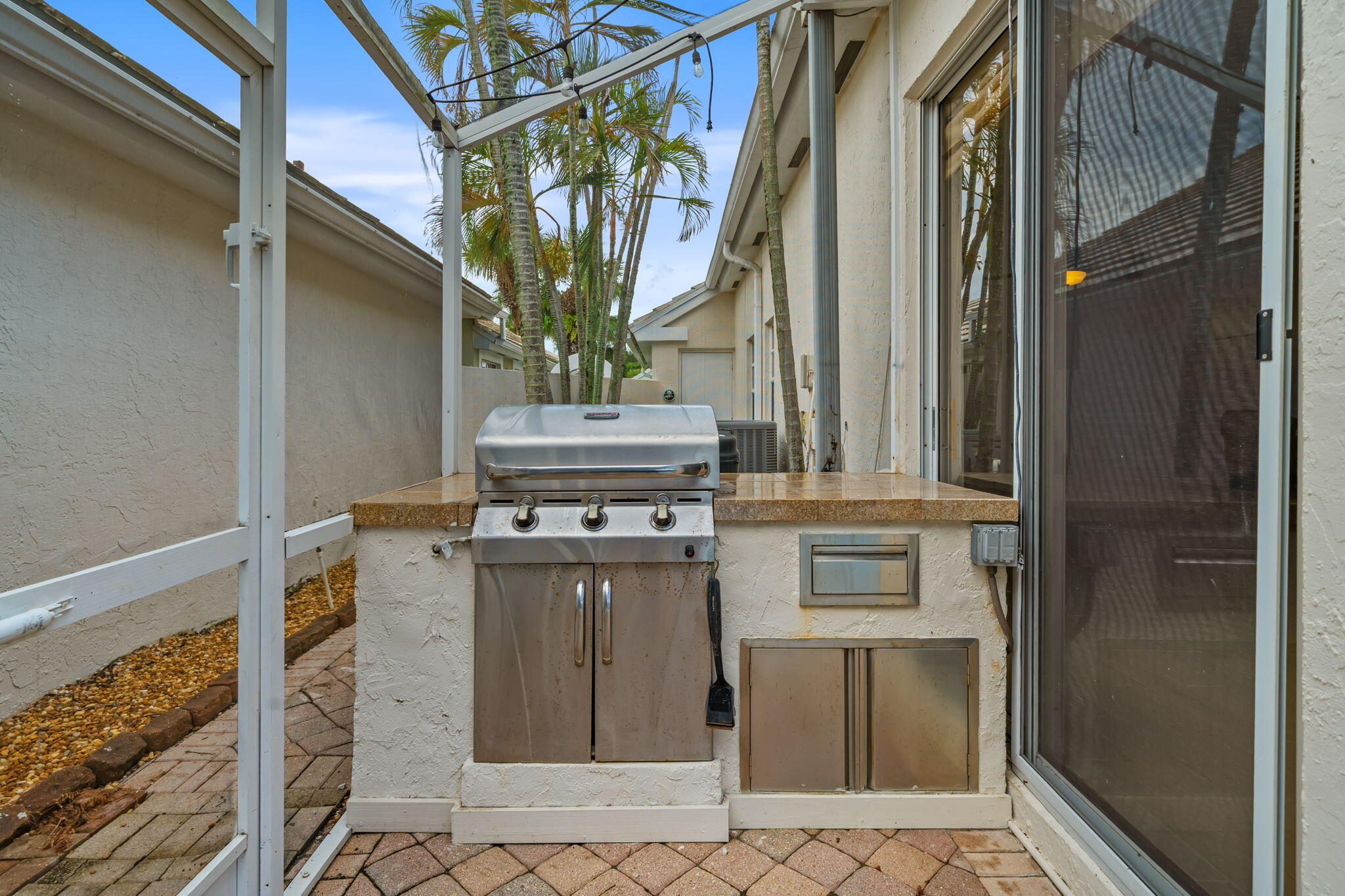 9190 Heathridge Drive