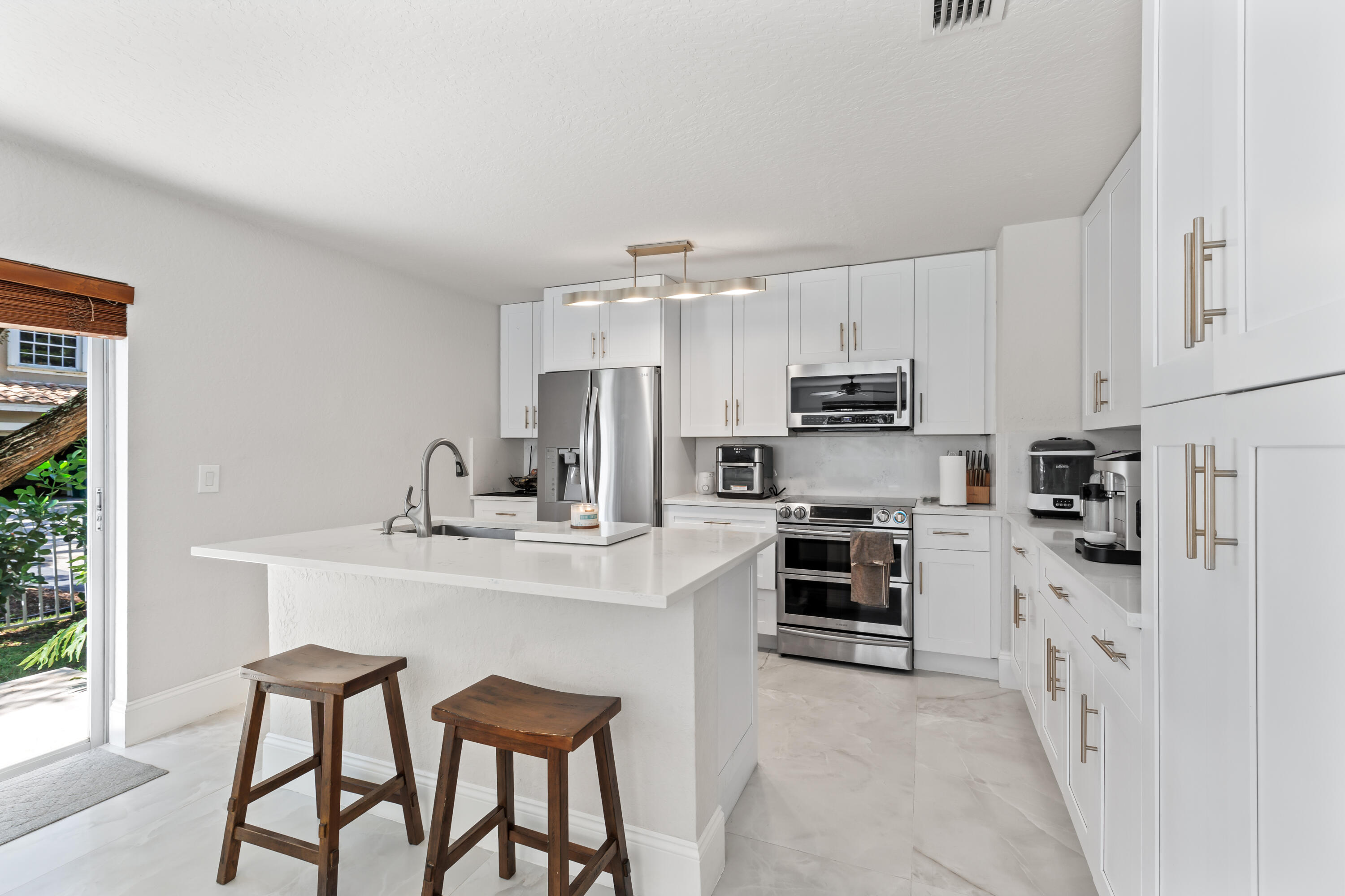 6805 NW 75th Court