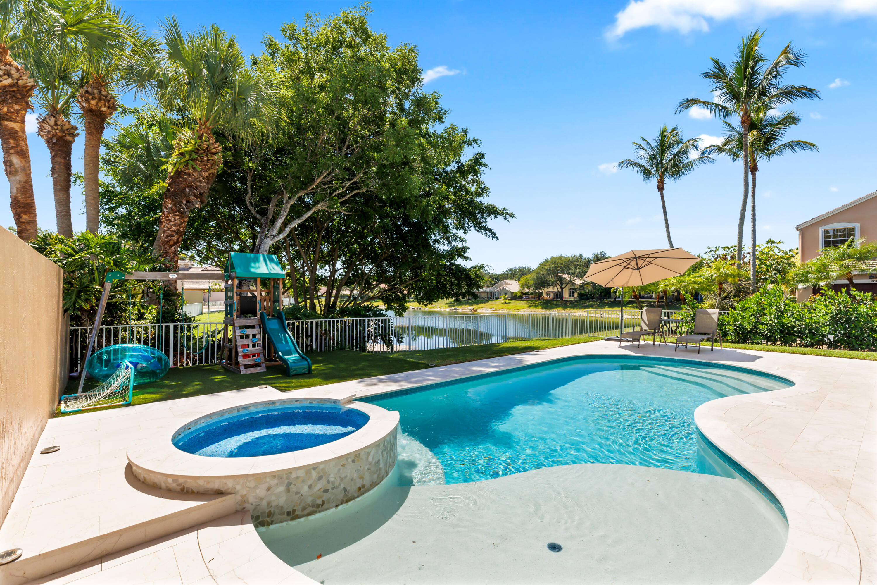 6805 NW 75th Court