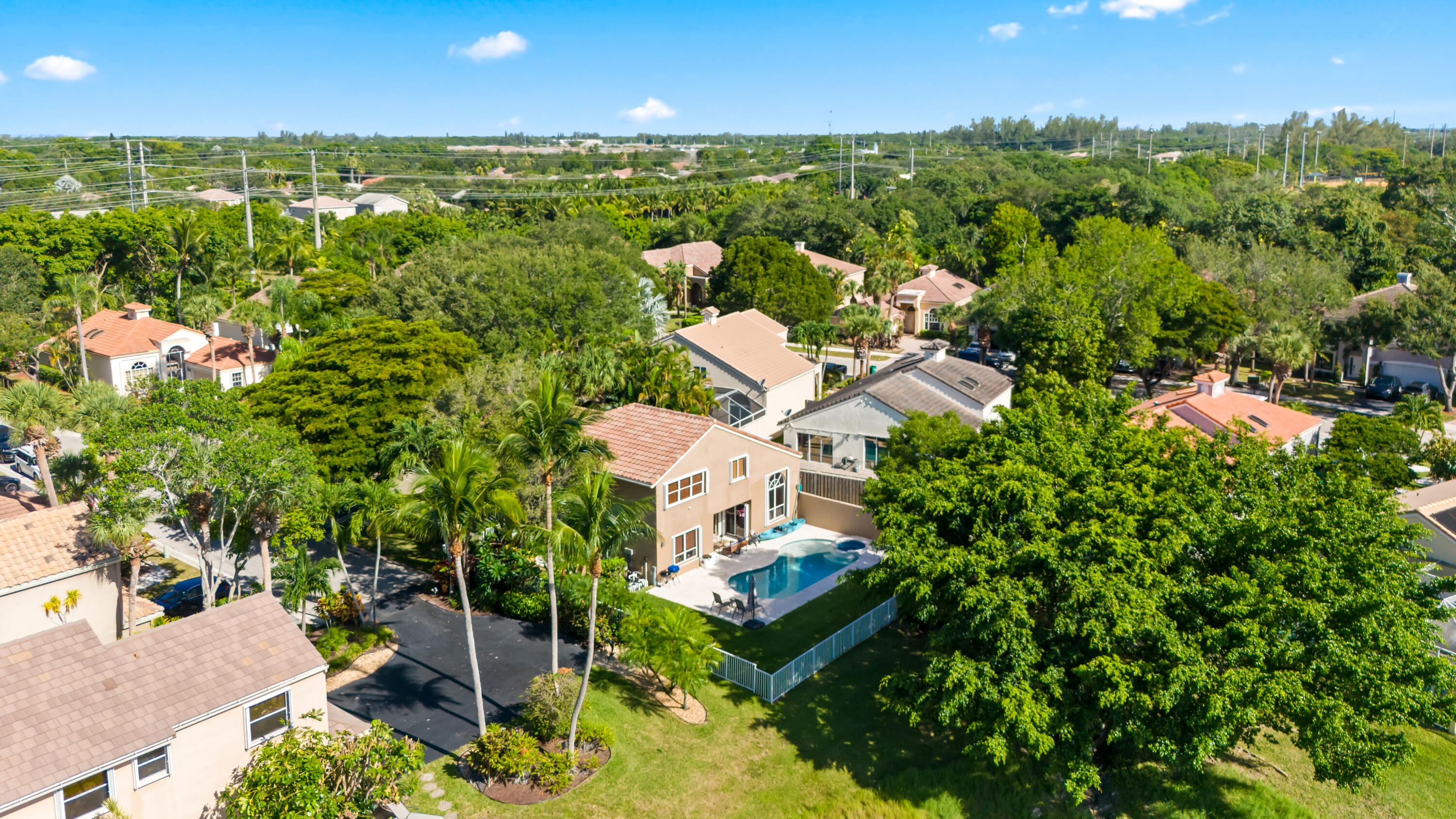 6805 NW 75th Court
