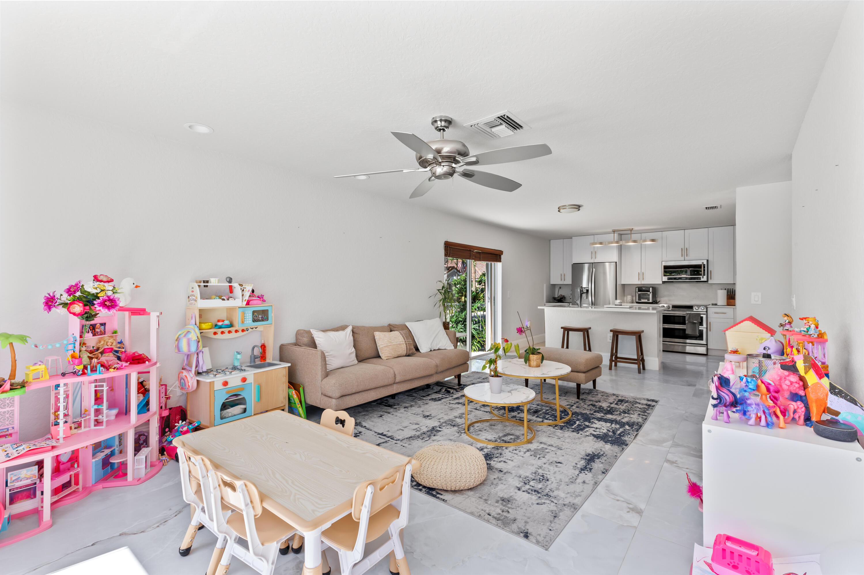 6805 NW 75th Court