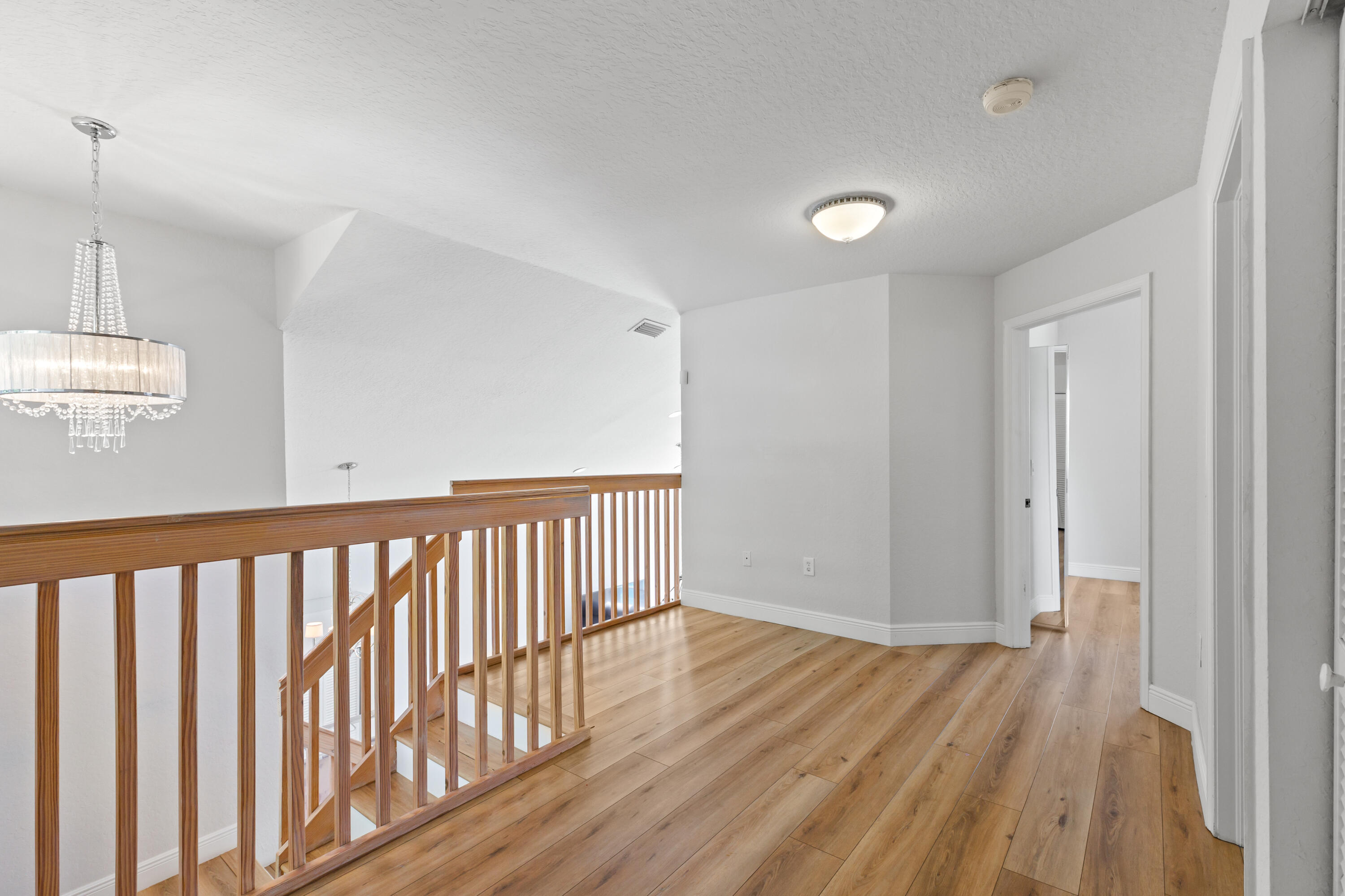 6805 NW 75th Court