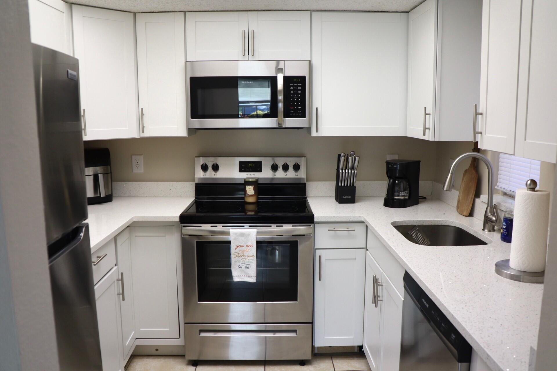 1542 SE Royal Green Circle 102