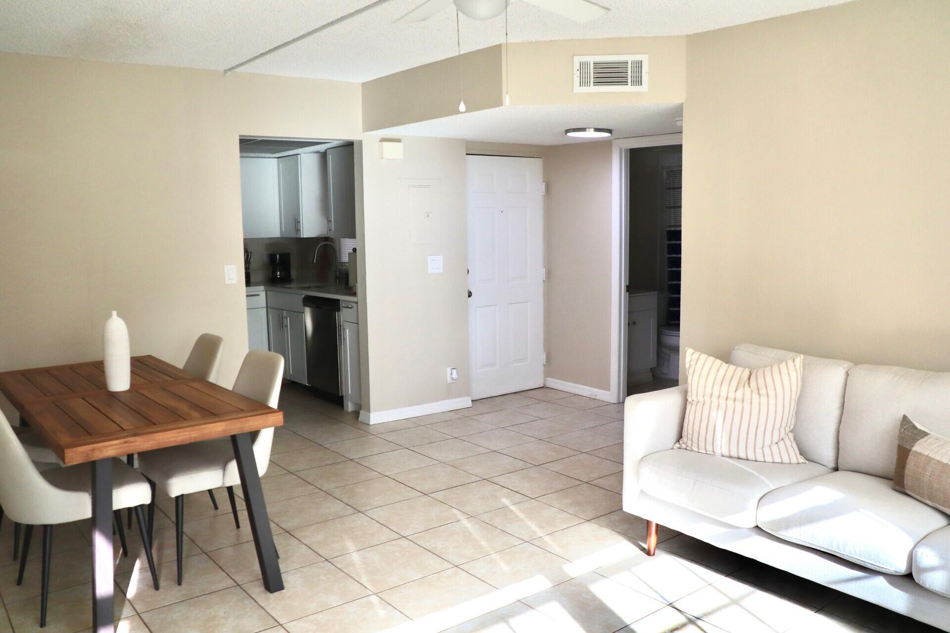 1542 SE Royal Green Circle 102