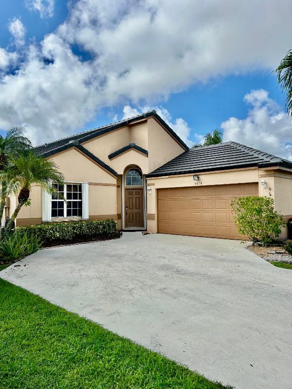 7818 Stirling Bridge Boulevard S