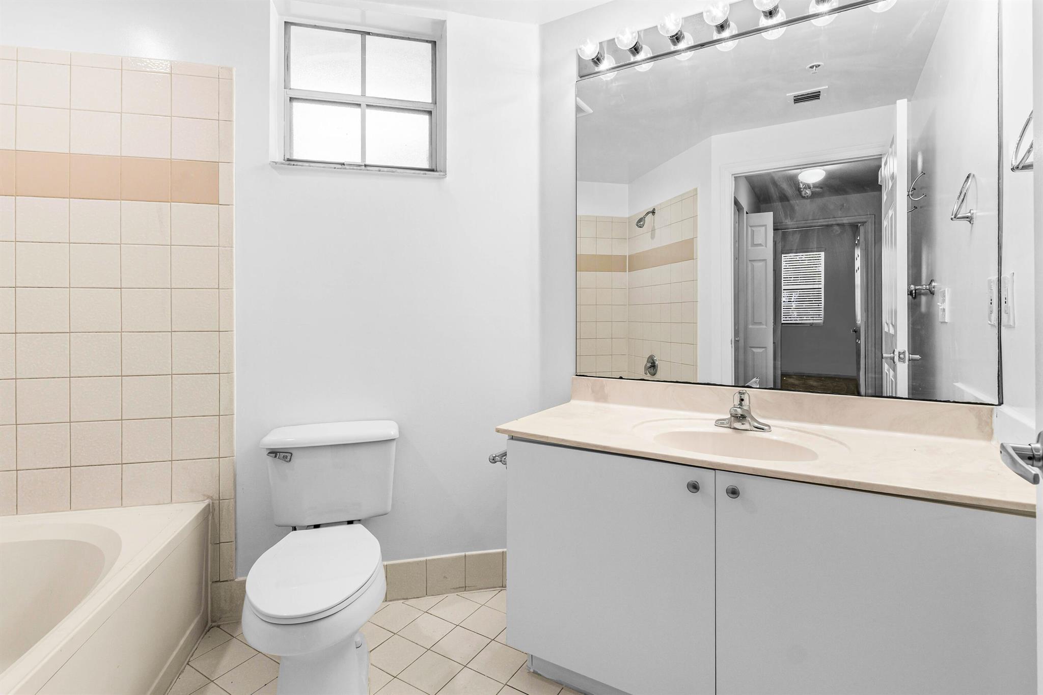 1951 Brandywine Road E 77-105