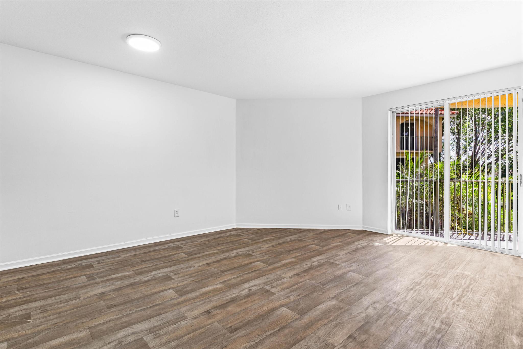1951 Brandywine Road E 77-105