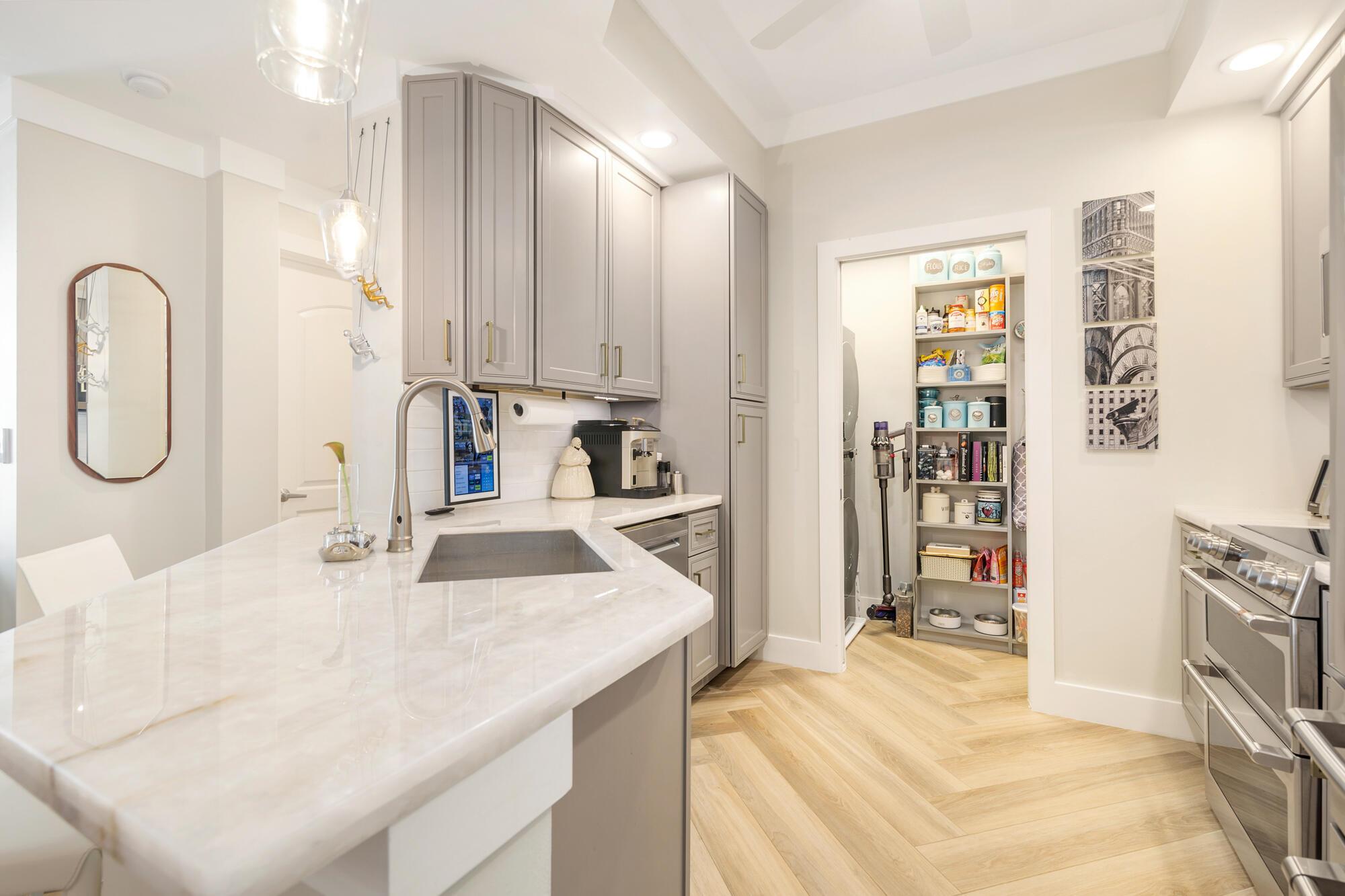 801 South Olive Avenue 919