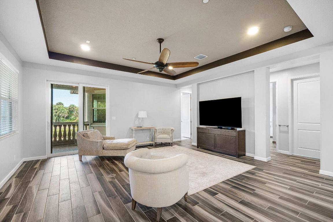 274 Tresana Boulevard 132