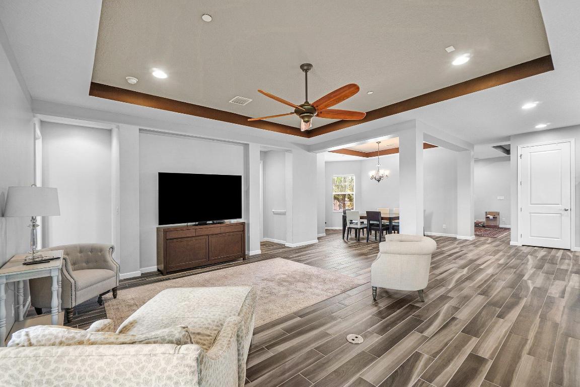 274 Tresana Boulevard 132