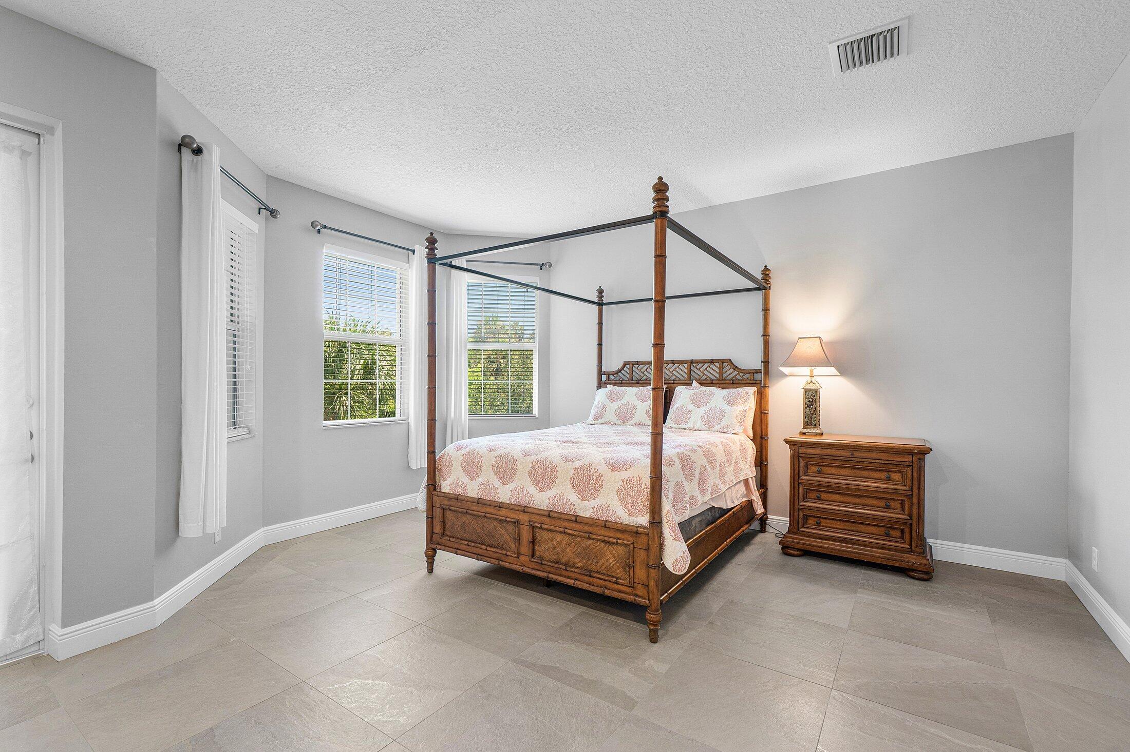 274 Tresana Boulevard 132