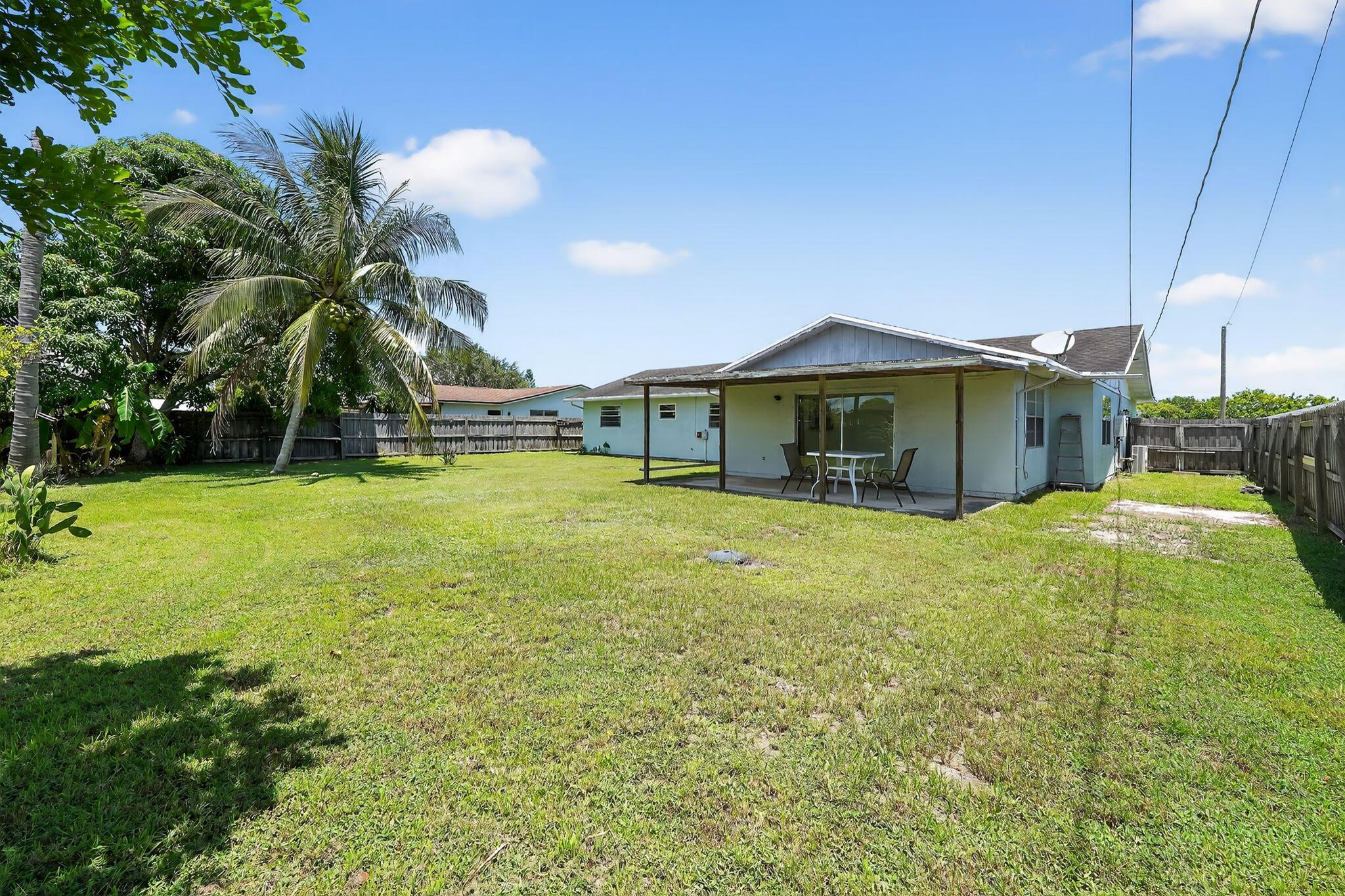 440 SE Sunnydale Lane