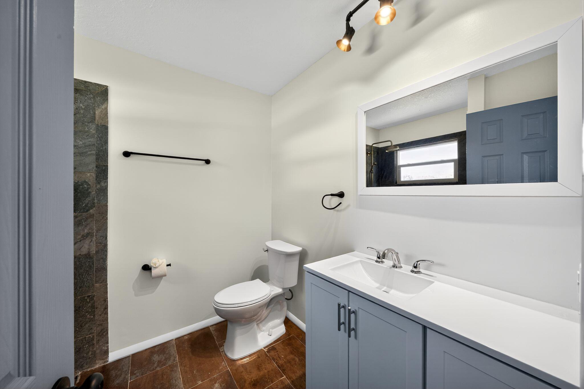 440 SE Sunnydale Lane