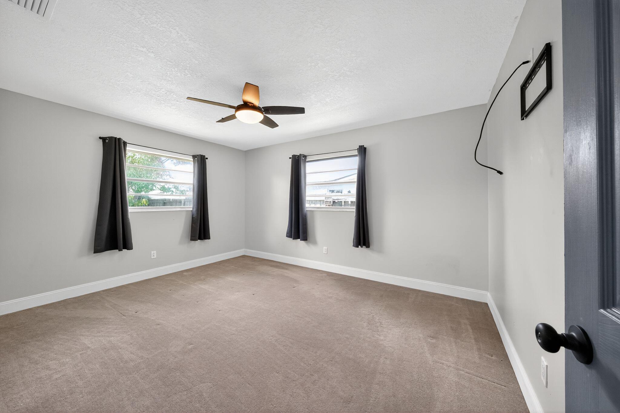 440 SE Sunnydale Lane