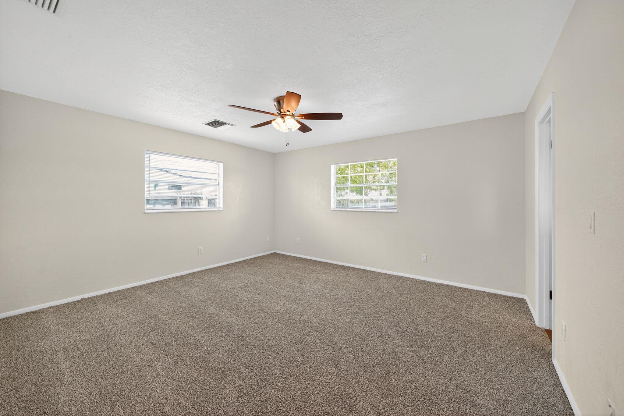 440 SE Sunnydale Lane