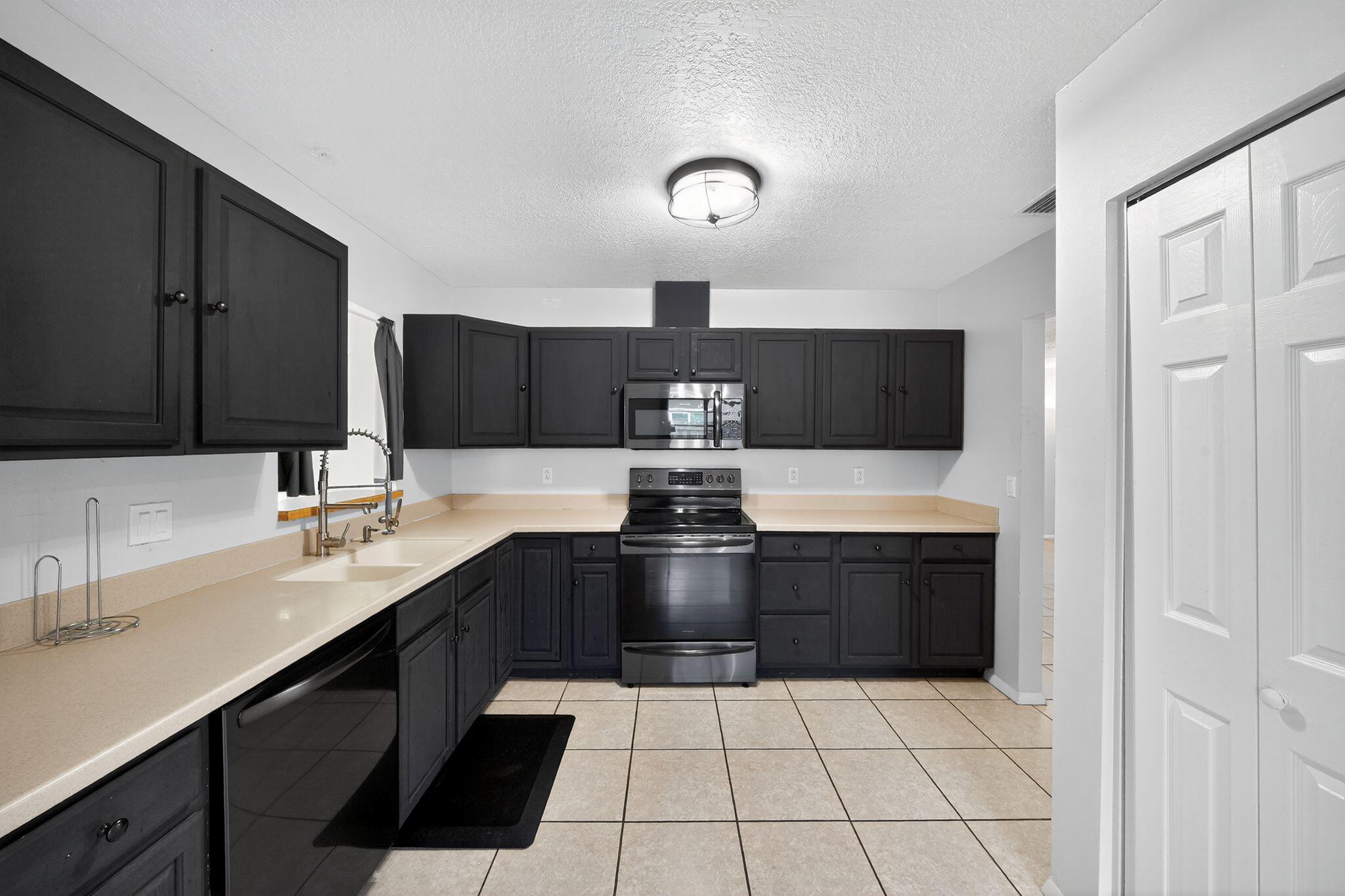 440 SE Sunnydale Lane