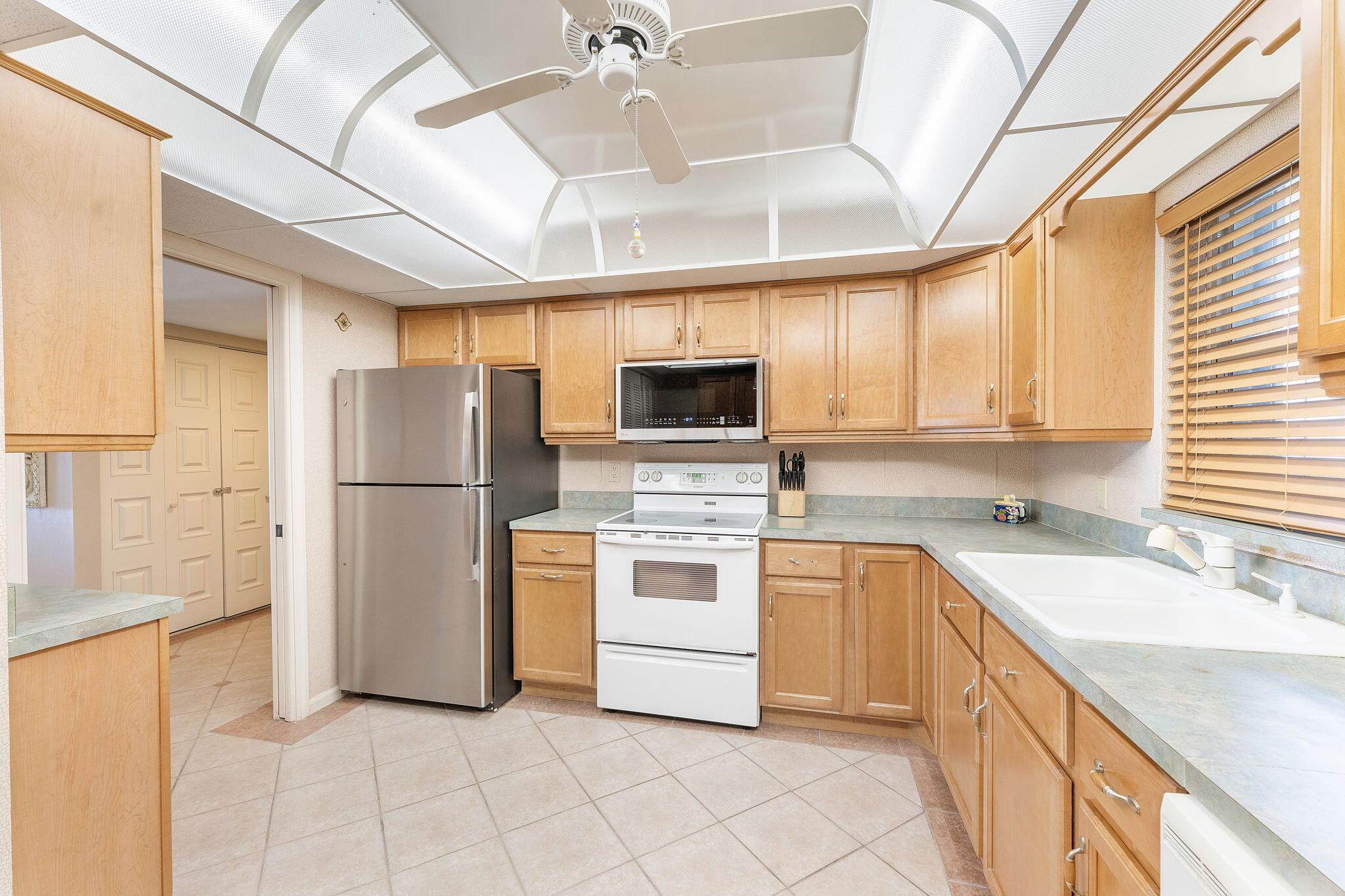 801 Lake Shore Drive 505