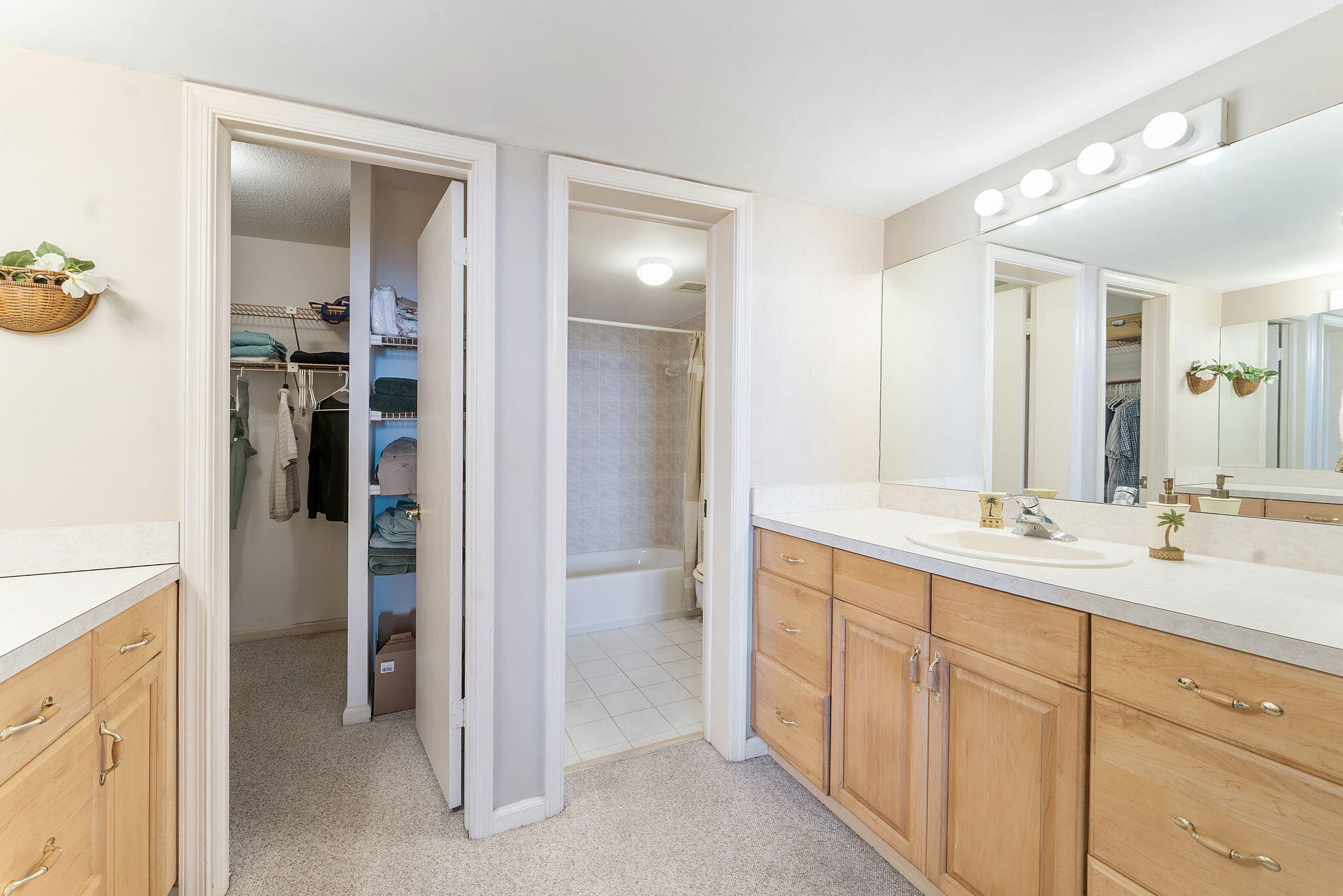 801 Lake Shore Drive 505