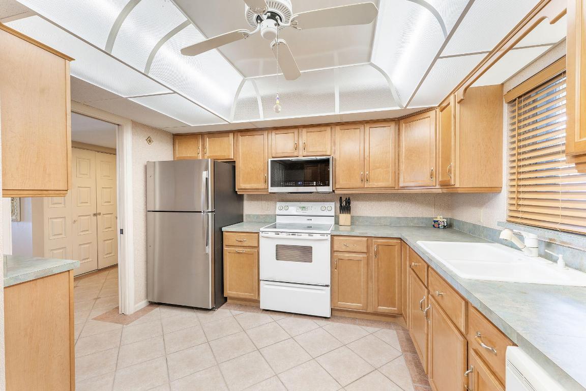 801 Lake Shore Drive 505